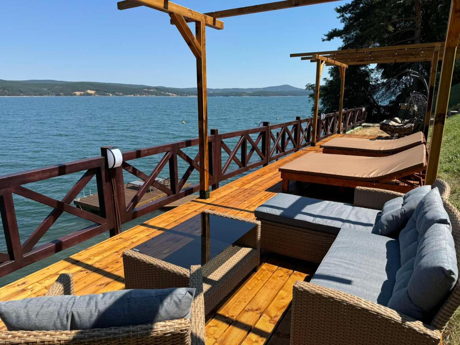 Villa Iskar Lake Residence By Bookvillabg Shtarkelovo Gnezdo Zewnętrze zdjęcie