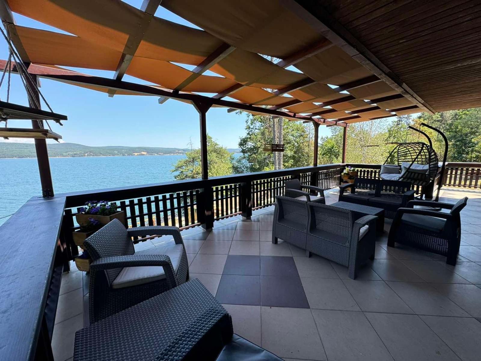 Villa Iskar Lake Residence By Bookvillabg Shtarkelovo Gnezdo Zewnętrze zdjęcie