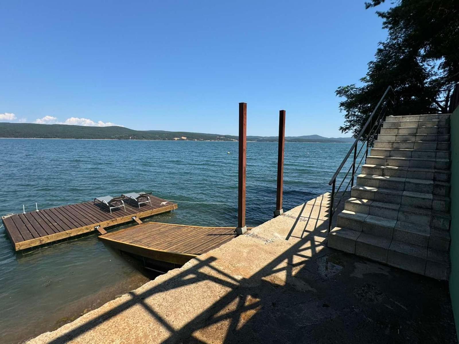 Villa Iskar Lake Residence By Bookvillabg Shtarkelovo Gnezdo Zewnętrze zdjęcie