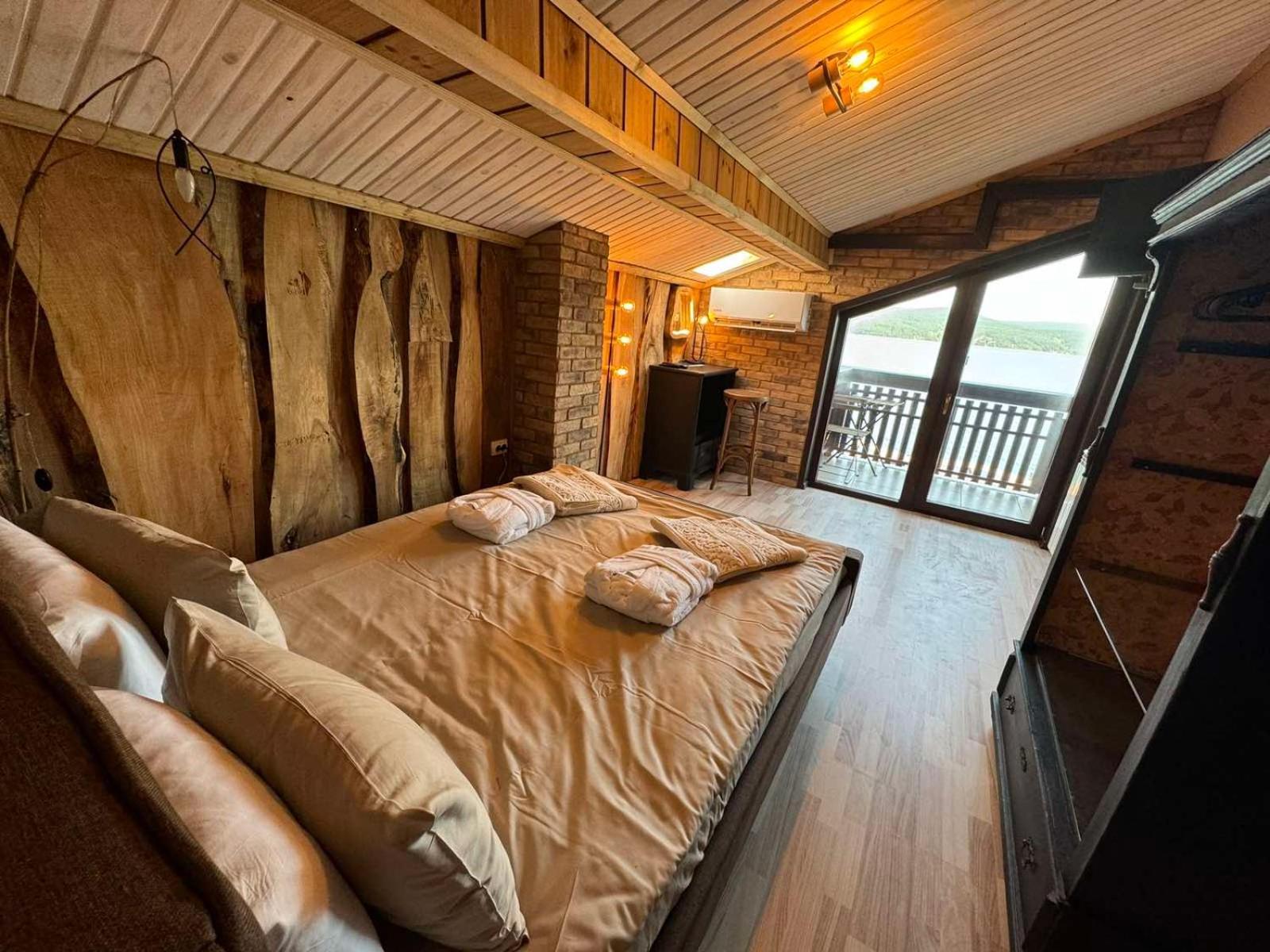 Villa Iskar Lake Residence By Bookvillabg Shtarkelovo Gnezdo Zewnętrze zdjęcie