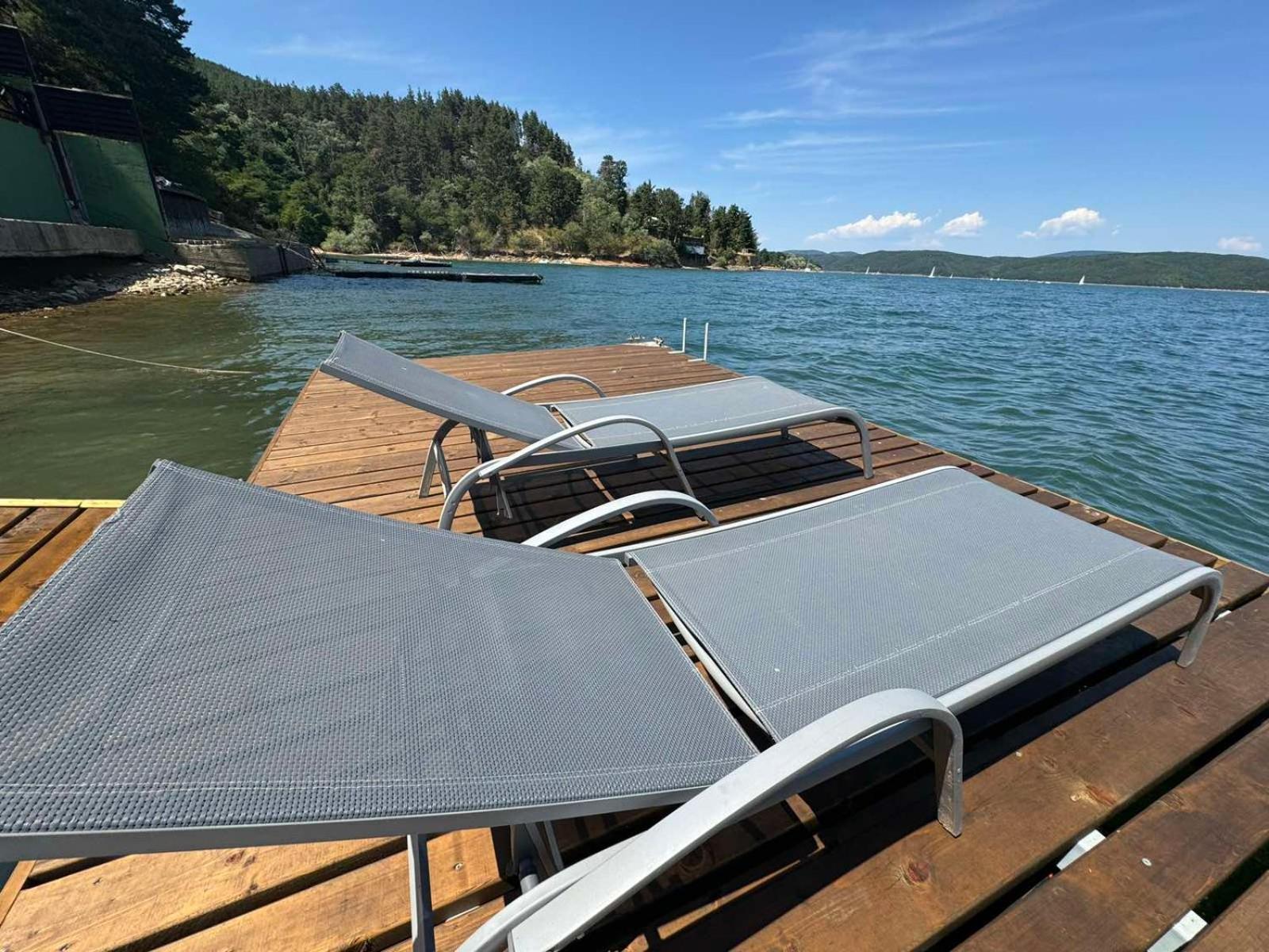 Villa Iskar Lake Residence By Bookvillabg Shtarkelovo Gnezdo Zewnętrze zdjęcie