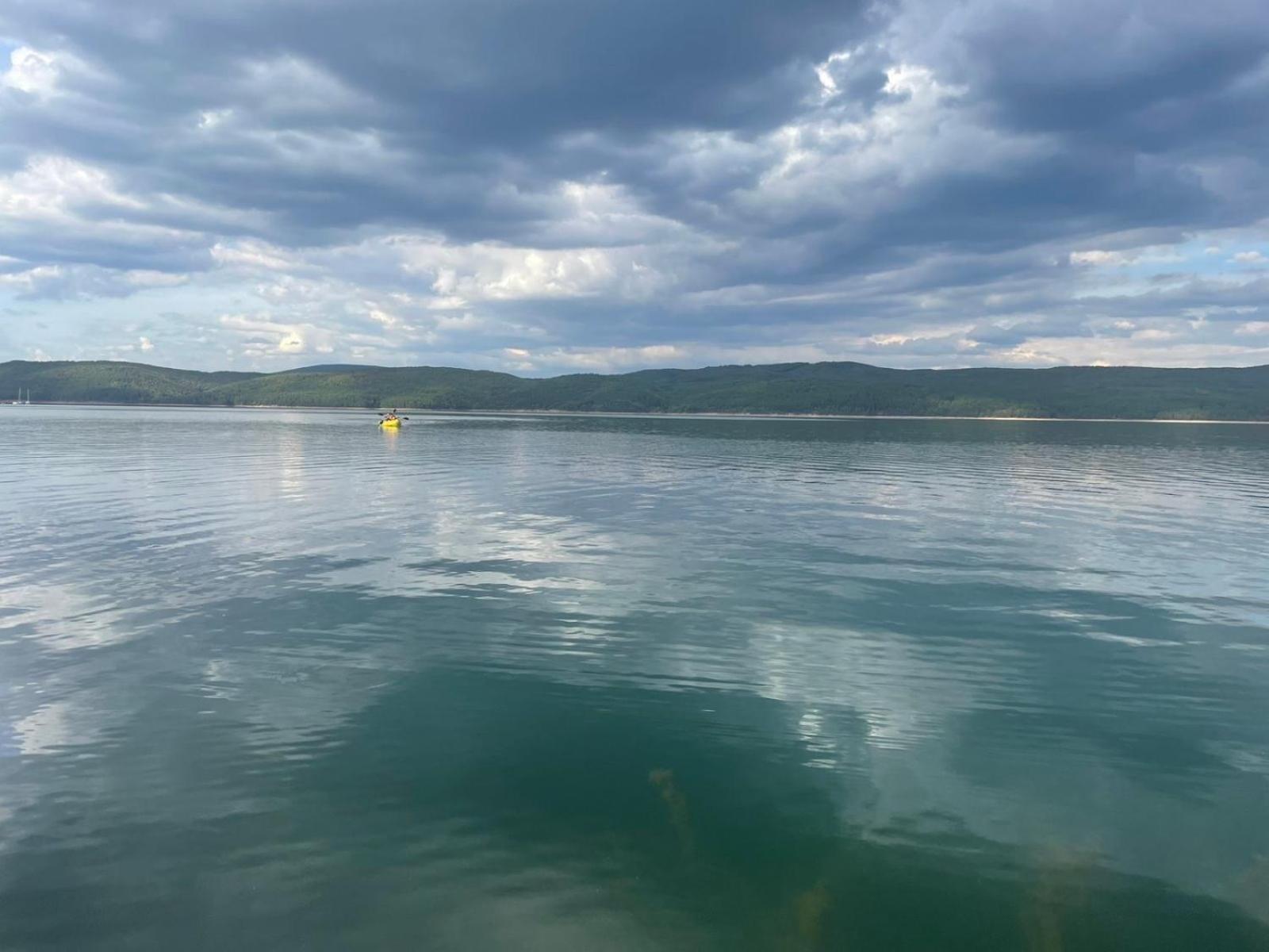 Villa Iskar Lake Residence By Bookvillabg Shtarkelovo Gnezdo Zewnętrze zdjęcie