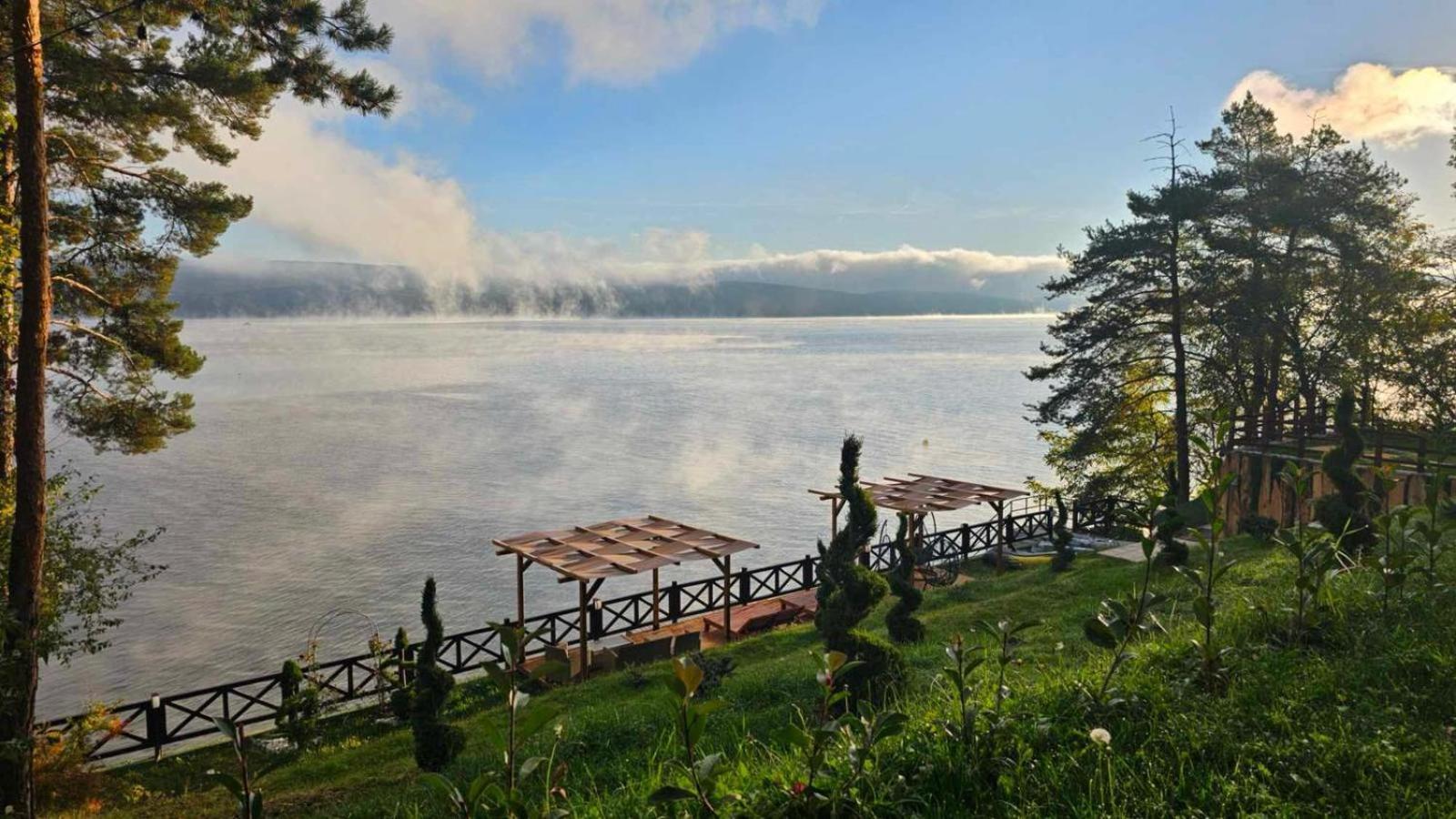 Villa Iskar Lake Residence By Bookvillabg Shtarkelovo Gnezdo Zewnętrze zdjęcie