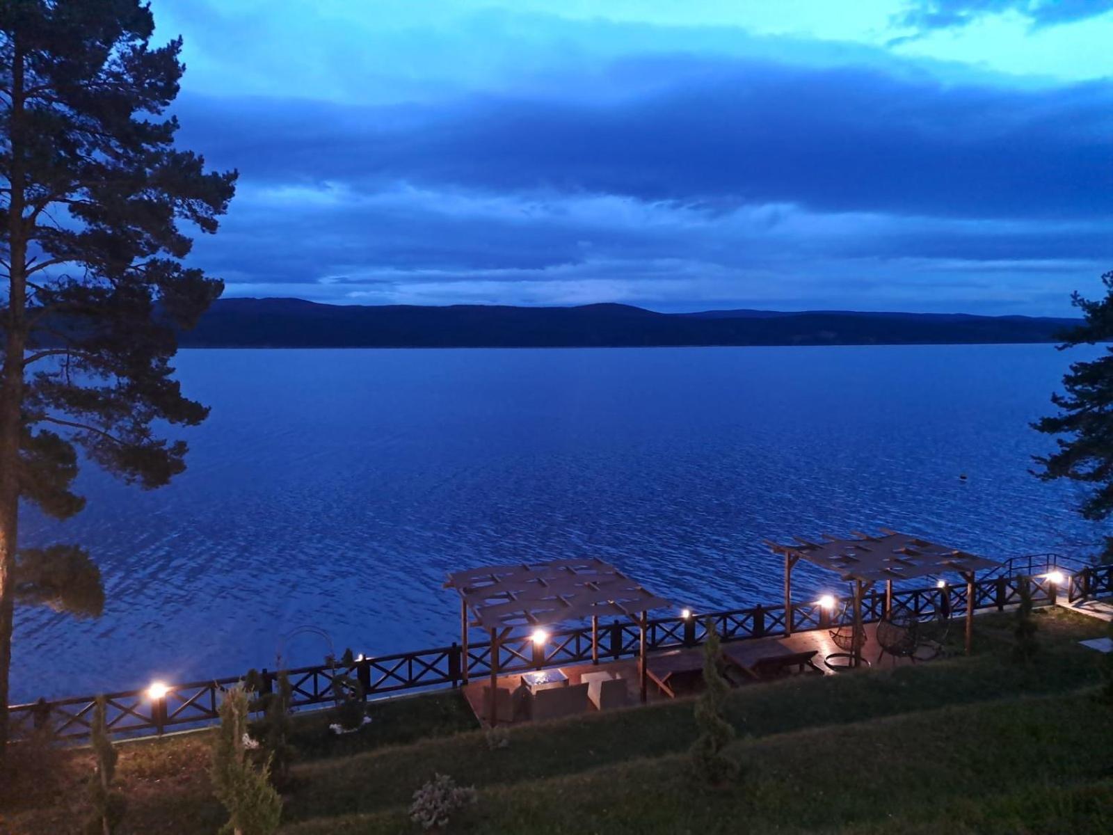Villa Iskar Lake Residence By Bookvillabg Shtarkelovo Gnezdo Zewnętrze zdjęcie