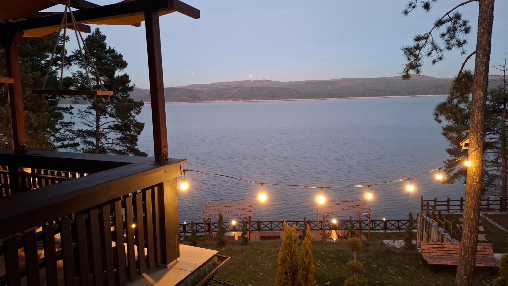 Villa Iskar Lake Residence By Bookvillabg Shtarkelovo Gnezdo Zewnętrze zdjęcie