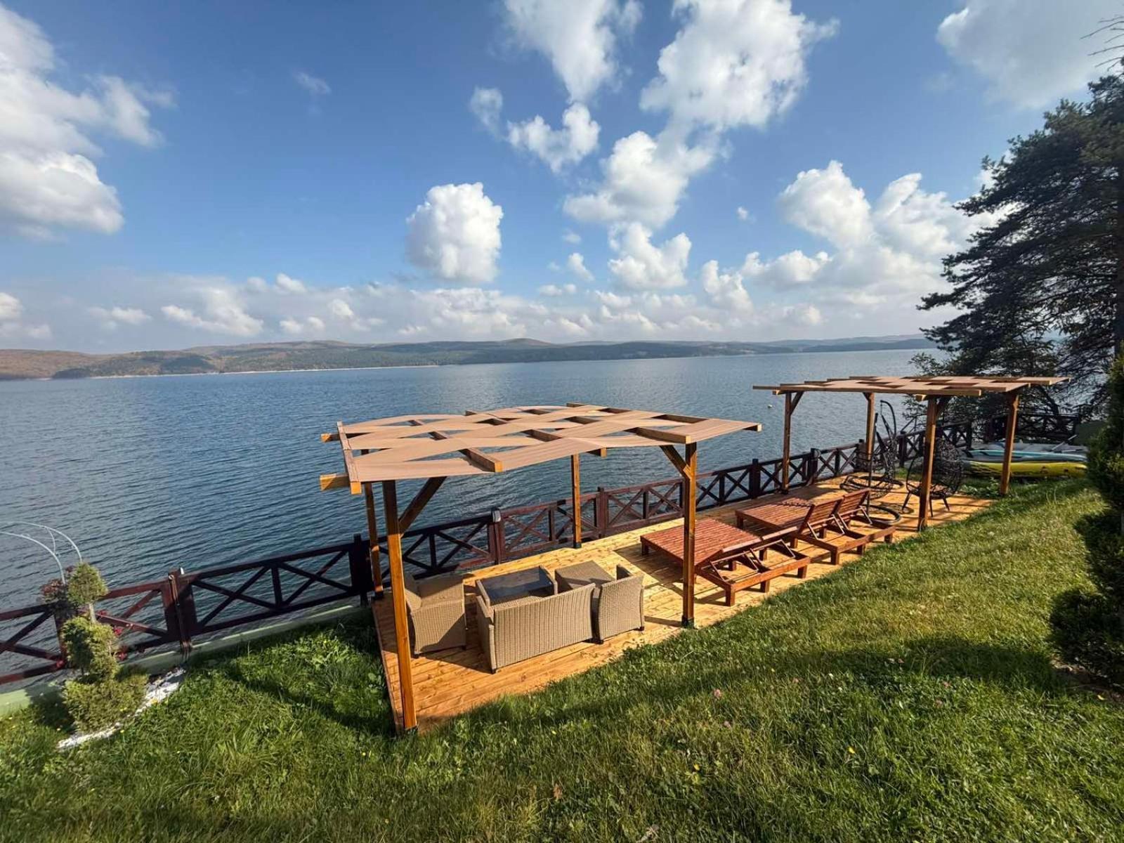 Villa Iskar Lake Residence By Bookvillabg Shtarkelovo Gnezdo Zewnętrze zdjęcie
